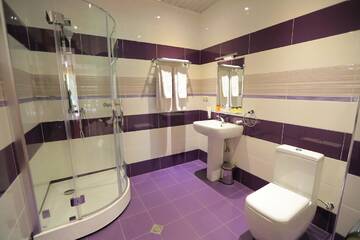 Фото номера Семейный люкс Отель Aghveran Ararat Resort Hotel г. Арзакан 6