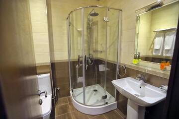 Фото номера Двухместный номер «Комфорт» с 1 кроватью Отель Aghveran Ararat Resort Hotel г. Арзакан 7