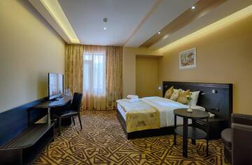 Фото номера Стандартный двухместный номер с 1 кроватью Отель Aghveran Ararat Resort Hotel г. Арзакан 3